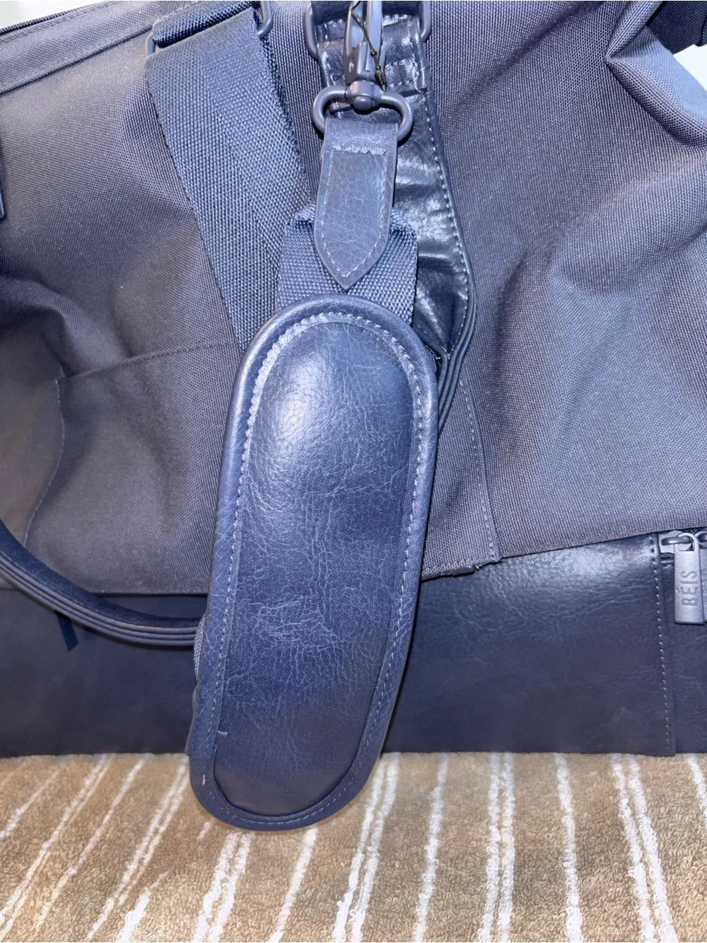 BEIS original navy weekender